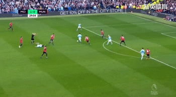 妄想踩着曼联夺冠？今夜的瓜迪奥拉，无比想念梅西吧