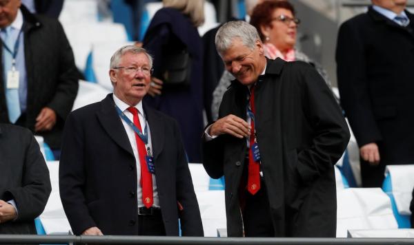 妄想踩着曼联夺冠？今夜的瓜迪奥拉，无比想念梅西吧