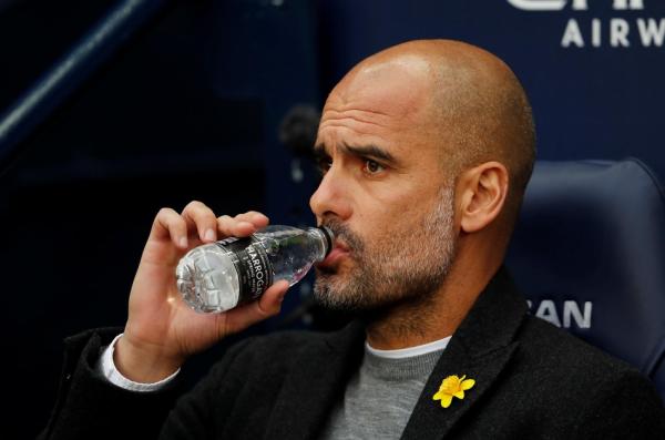 妄想踩着曼联夺冠？今夜的瓜迪奥拉，无比想念梅西吧