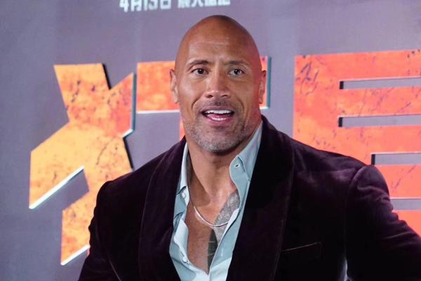 “巨石”强森又来啦，这次是要打怪兽