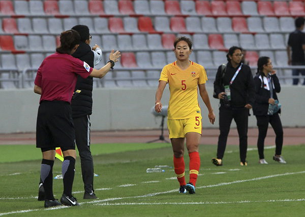 女足新帅埃约尔松：世界杯出线只是小目标，球迷骂我就当动力