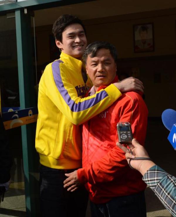 冰释前嫌！孙杨朱志根师徒再联手，要把1500米金牌拿回来