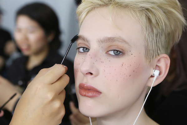 时髦精汇集的时装周，彩妆也很有看头