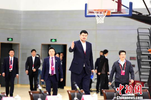 篮球国家级裁判员考试在扬州开班，姚明亮相当“考生”