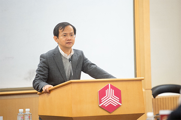 北京给政府干部开金融风险防控专题培训班：殷勇讲授了第一课