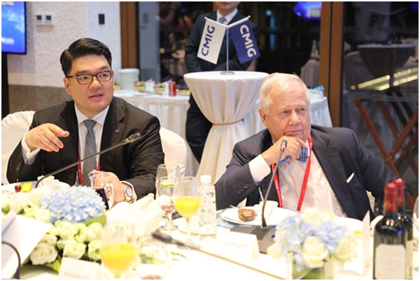 罗杰斯首次亮相博鳌，点赞中民投乡村布局