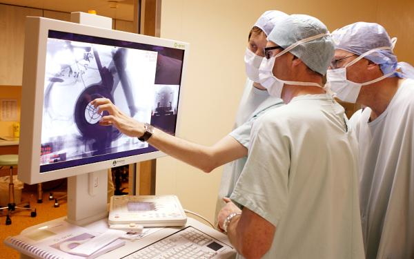 帕金森病治疗可上网咨询，沪八成帕友心态积极