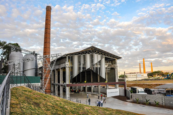 超级高铁公司首批全尺寸管道运抵法国，将展开真空悬浮试验