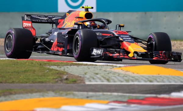 F1中国站里卡多神奇逆袭，夺冠第一件事感激机械师