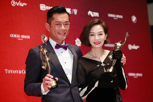 “劳模”古天乐终于拿到香港金像奖，“茶水工”获专业精神奖