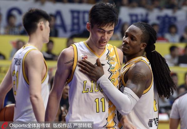 脚踹郭艾伦遭球迷围攻，“宝岛篮球一哥”选择了自我救赎