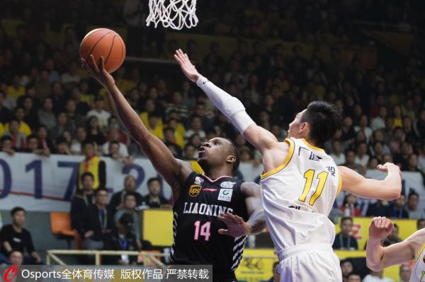 脚踹郭艾伦遭球迷围攻，“宝岛篮球一哥”选择了自我救赎