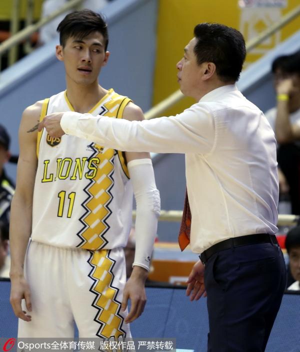 脚踹郭艾伦遭球迷围攻，“宝岛篮球一哥”选择了自我救赎