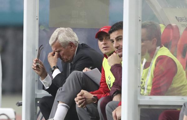 足协责成里皮总结“中国杯”惨败缘由，老帅提前结束休假