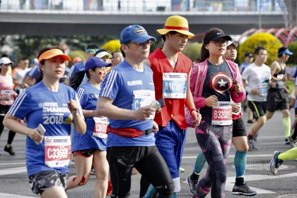 哪怕说好的雨水突变湿热，这场半马依旧收获不变的好评