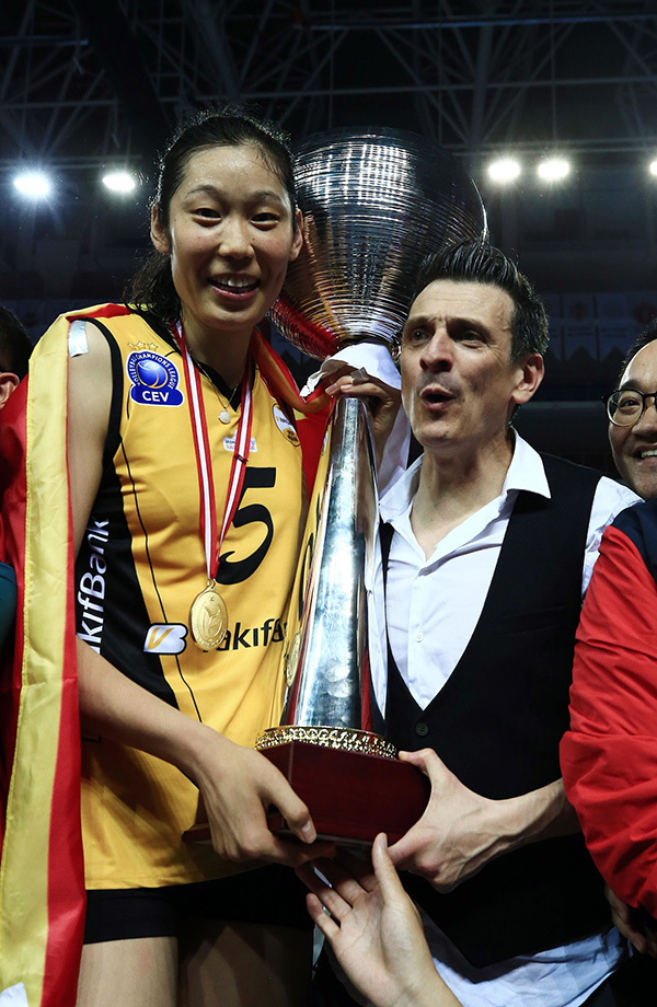 土耳其联赛MVP！朱婷率队夺冠：中国人民的力量是无穷的