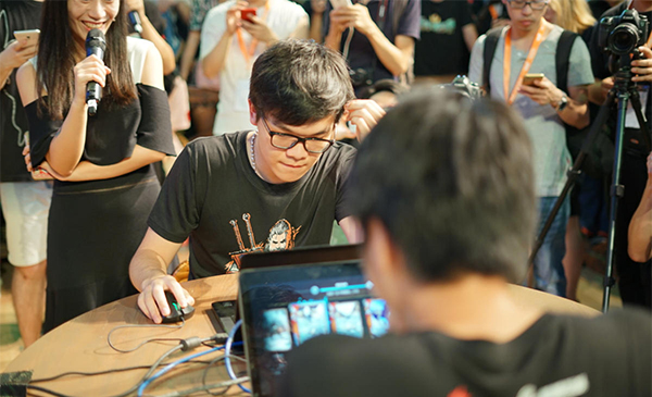 特写｜“面壁者”柯洁：在人工智能面前，尊严是什么？