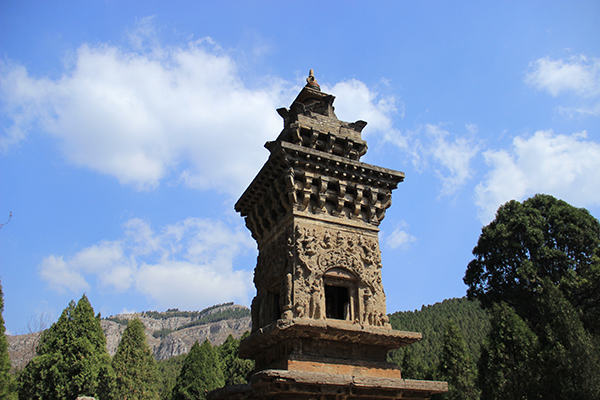 齐鲁大地寻佛记（下）：神通寺、灵岩寺访古