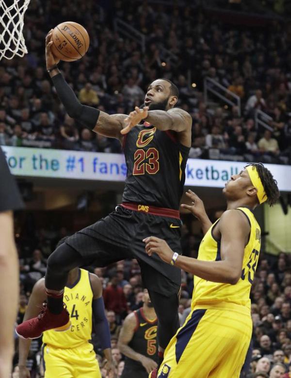 终于赢下抢七大战，季后赛首轮，詹姆斯就拼到抽筋了