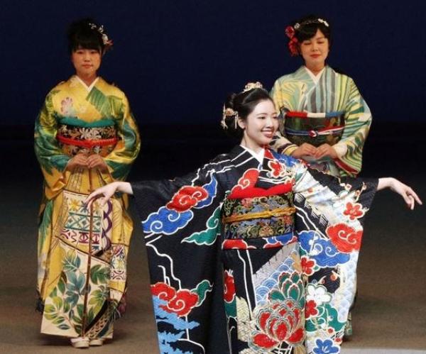 图集｜东京奥运为参赛国创作主题和服，中国款绣上万里长城