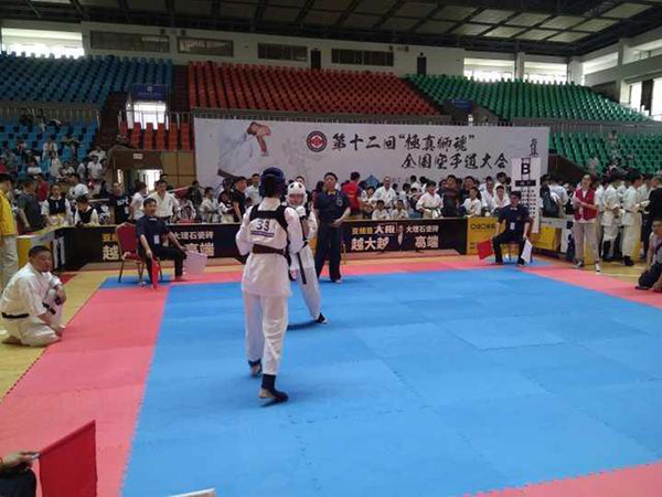 父母为什么要送孩子去“挨打”？