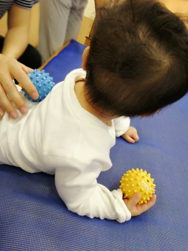 在家早教| 6到9个月宝宝的早教游戏，玩得好长得快