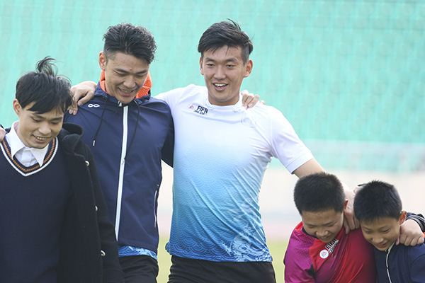 对话｜党员颜骏凌：国足惨败是种历练，我想改变球员负面形象