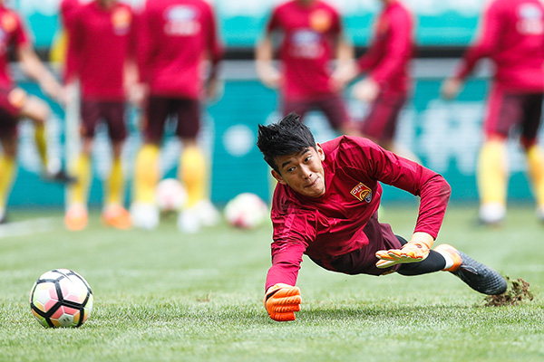 对话｜党员颜骏凌：国足惨败是种历练，我想改变球员负面形象