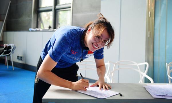 傅园慧：我不退役了，今年成绩进步一点点就好