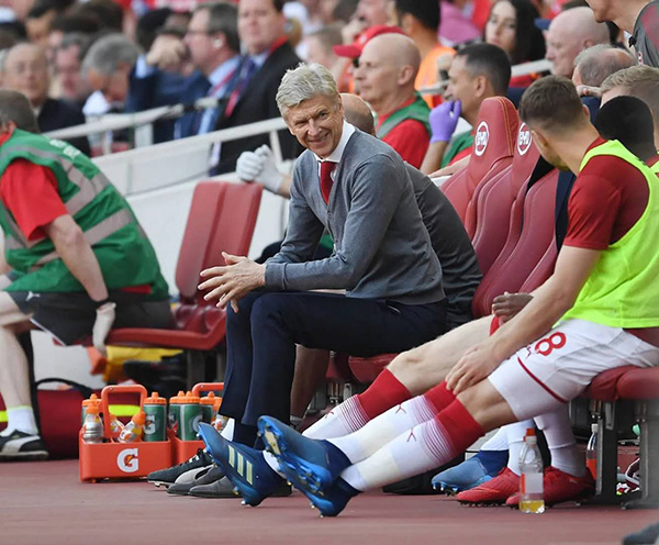 最后一次，让我们致敬阿森纳主帅温格