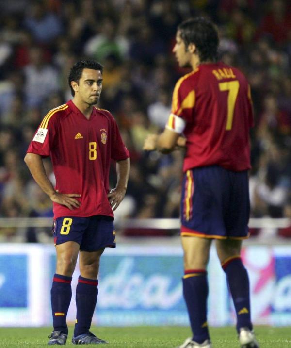 国家德比成了“自由搏击”，但西班牙球员的内讧却治好了