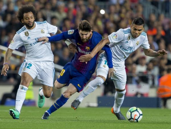 国家德比成了“自由搏击”，但西班牙球员的内讧却治好了