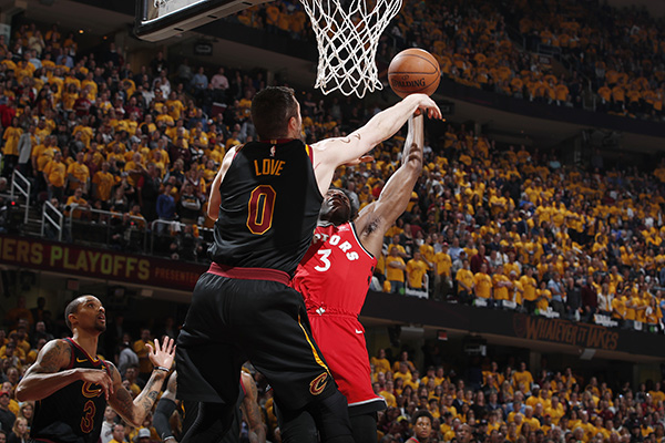 骑士4比0猛龙挺进东部决赛！詹姆斯还是那座不倒的大山