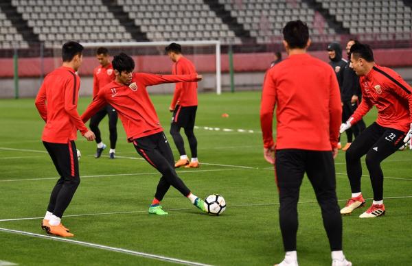 大战在即却遇外援伤缺，上港能打破日本客场魔咒吗