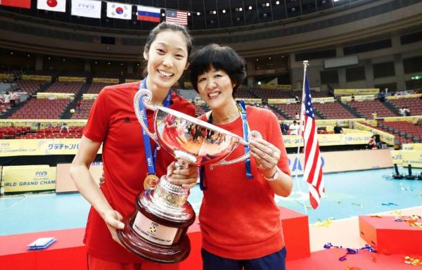 郎平一声召唤，“铁人”朱婷回国报道：一切听从郎导的安排