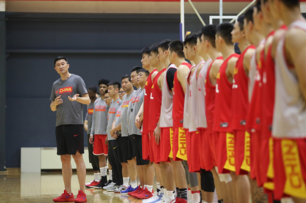 中国男篮集训广撒英雄帖，姚明把留美学生球员都请来了