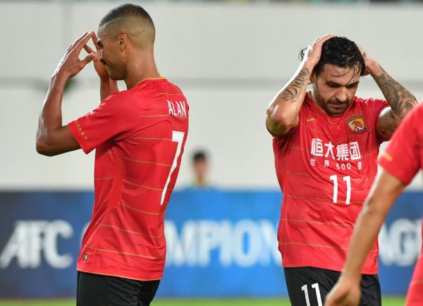 王朝总有背影的一天，四大疑问直击广州恒大