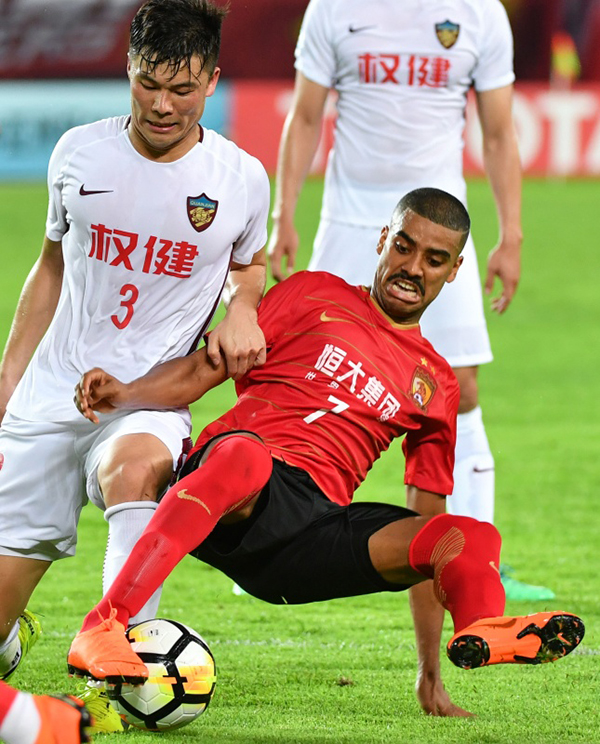 王朝总有背影的一天，四大疑问直击广州恒大