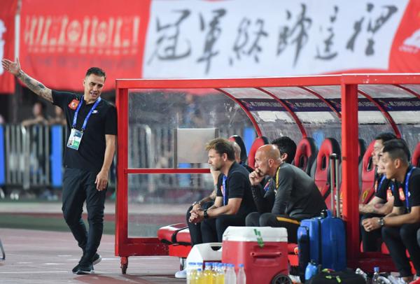 王朝总有背影的一天，四大疑问直击广州恒大