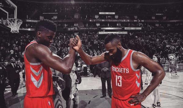 “饼皇”卡佩拉进化史：走出难民营，他帮母亲偿还20年债务