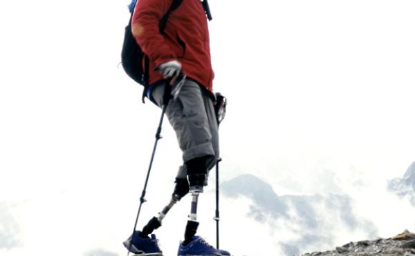 69岁无腿勇士夏伯渝：登上珠峰顶端，整个过程其实很普通