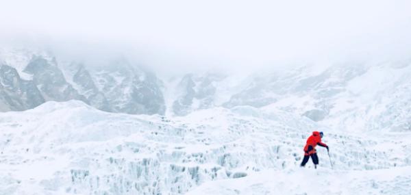 69岁无腿勇士夏伯渝：登上珠峰顶端，整个过程其实很普通