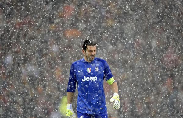 布冯宣布离开尤文图斯！但40岁的“小将”还不想退役