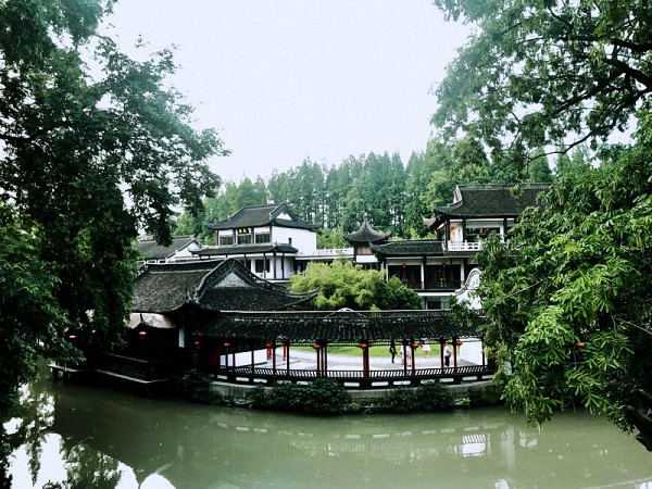 如何在扬州读史，又不去挤游客的闹忙