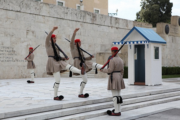 圣托里尼、米克诺斯及雅典，希腊的三张魔幻脸孔