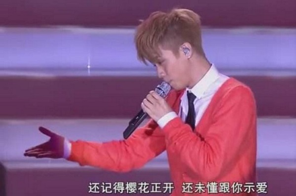 歌中戏｜还记得樱花正开，还未懂跟你示爱