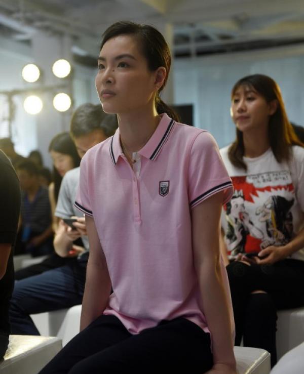 向郭晶晶讨教“育儿经”，吴敏霞转身站上人生新跳板