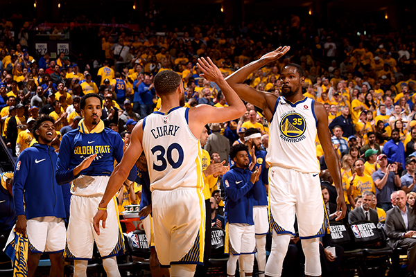 张佳玮｜库里醒了，火箭完了？