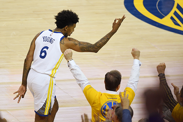 张佳玮｜库里醒了，火箭完了？