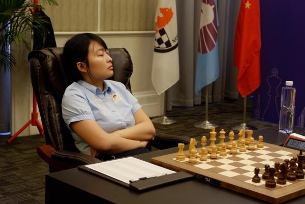 内敛美女居文君，中国第六位“棋后”是怎样炼成的？